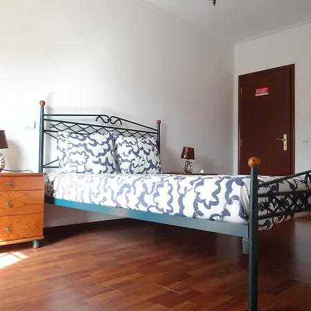 Quartos, Solar Da São * Nazaré